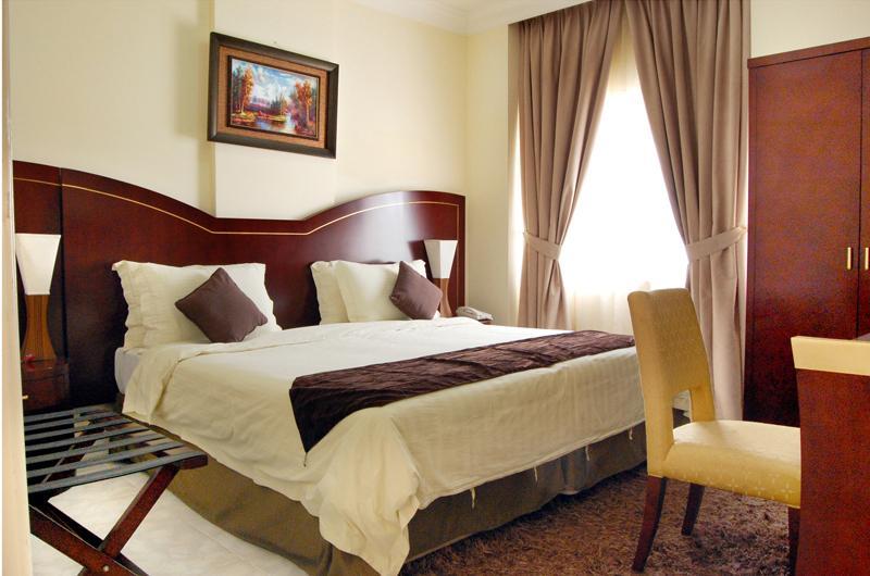 Royal Crown Suites Charjah Chambre photo